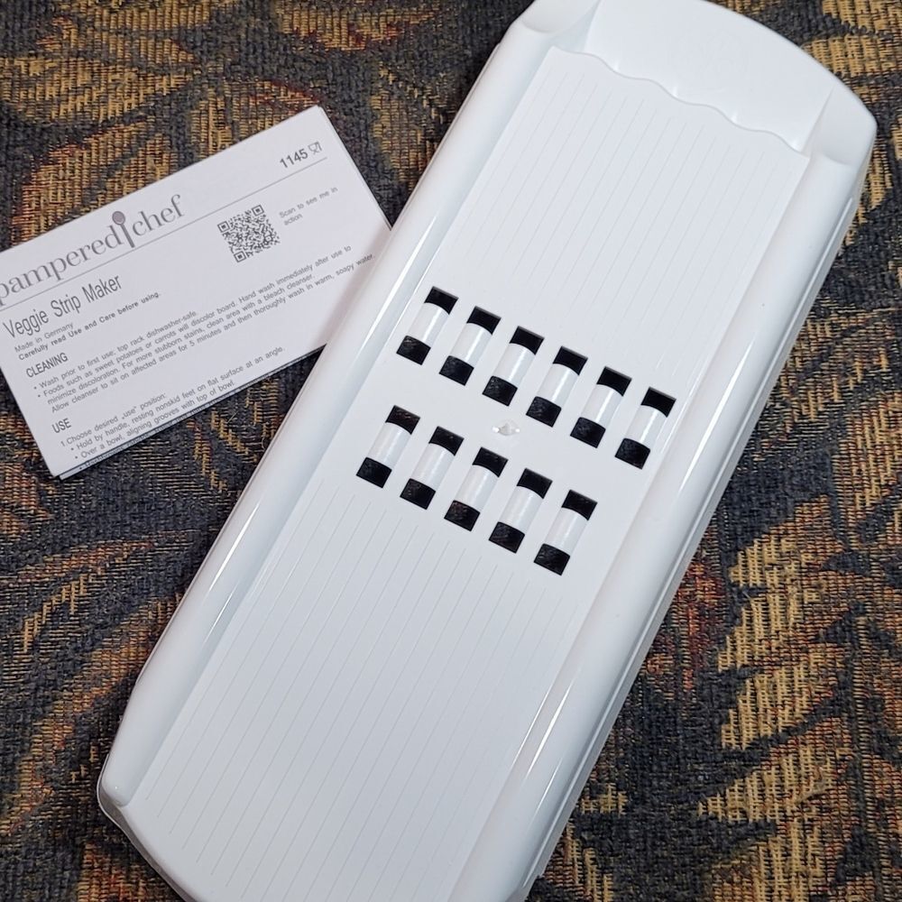 Pampered Chef Veggie Strip Maker